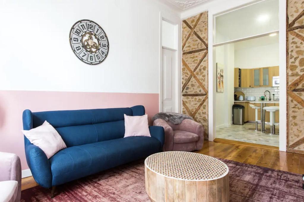 Appartement Beautiful 2BR high ceiling/50m from TimeOut market 126 Rua de São Paulo 2D 1200-035 Lisbonne