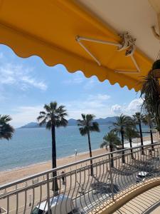 Appartement Beautiful 3 bedroom. Direct sea view. 401 Floor 2 1 Avenue Laugier 06400 Cannes Provence-Alpes-Côte d\'Azur