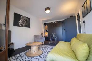 Beautiful 34m with terrace in Saint-Raphaël