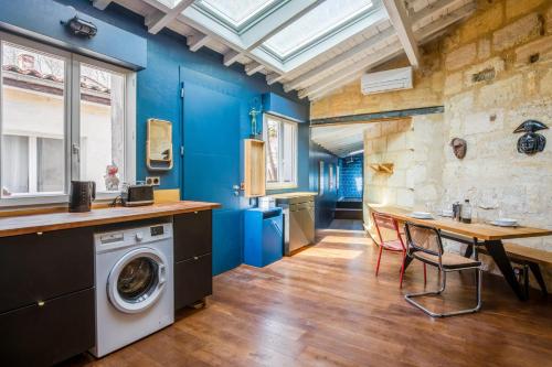 Beautiful and atypical studio 300m to Bordeaux train station - Welkeys