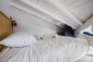 Beautiful and atypical studio 300m to Bordeaux train station - Welkeys