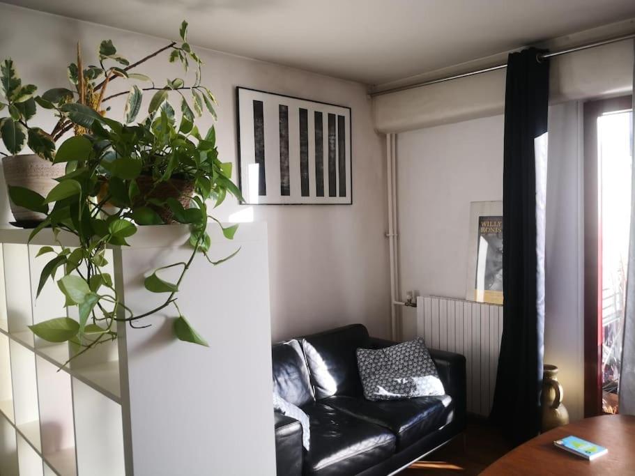 Appartement Beautiful and bright studio in belleville 38 Rue Fessart 75019 Paris