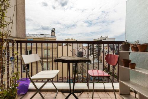 Beautiful and bright studio in belleville