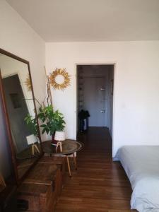 Beautiful and bright studio in belleville