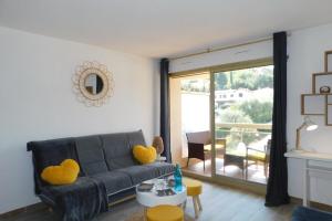 Beautiful Anthala Studio with pool parking and air conditioning