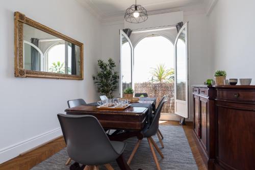 Beautiful apartment by the sea front