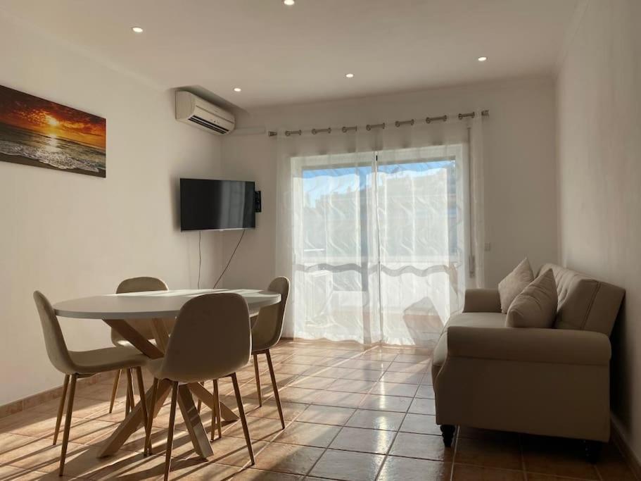 Beautiful Apartment close to the beach and marina! Urbanização Quinta de Santo António, Rua das Barcas, Lote D1, Fracção AJ, 8600-297 Lagos