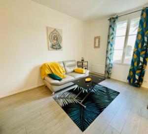 Beautiful apartment in a large private park