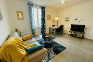 Beautiful apartment in a large private park
