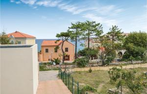 Beautiful apartment in Algajola w/ 2 Bedrooms