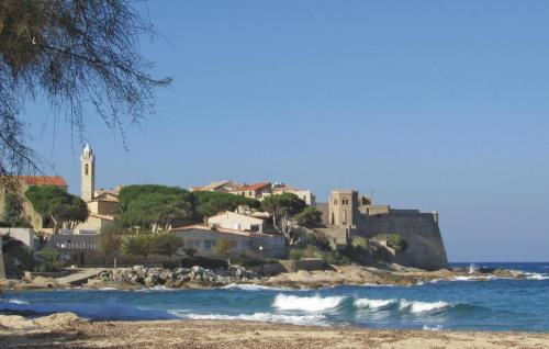Beautiful apartment in Algajola with
