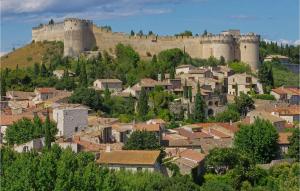 Beautiful apartment in Avignon with Sauna, WiFi and 1 Bedrooms