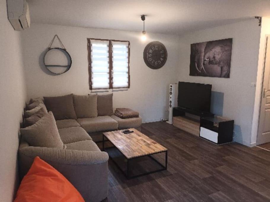 Beautiful apartment in Bordeaux terrace parking 33300 Bordeaux