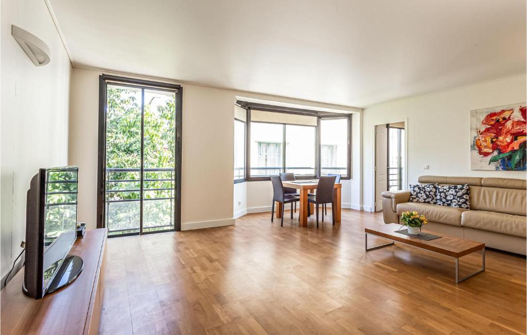 Beautiful apartment in Cannes with 1 Bedrooms and WiFi , 06400 Cannes