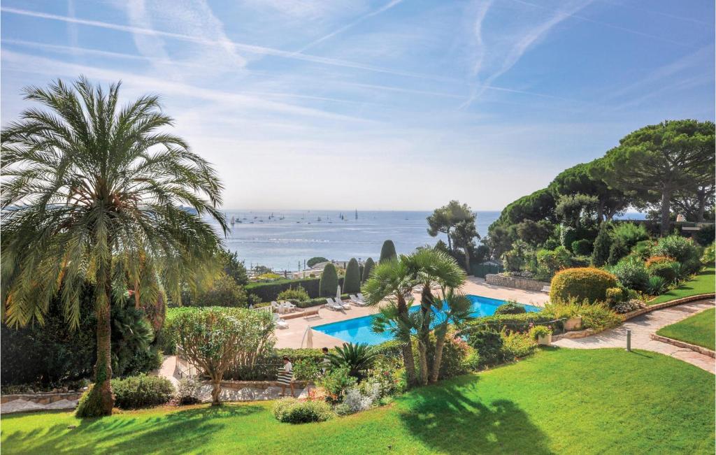 Beautiful apartment in Cannes with 1 Bedrooms, Internet and Outdoor swimming pool , 6400 Cannes