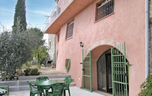 Beautiful apartment in Castagniers with 1 Bedrooms