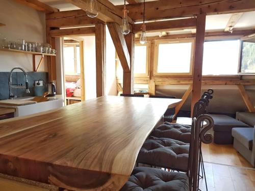Beautiful apartment in Chamonix centre with superb mountain views