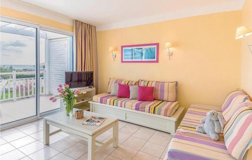 Beautiful apartment in Chteau-dOlonne with 2 Bedrooms, WiFi and Heated swimming pool