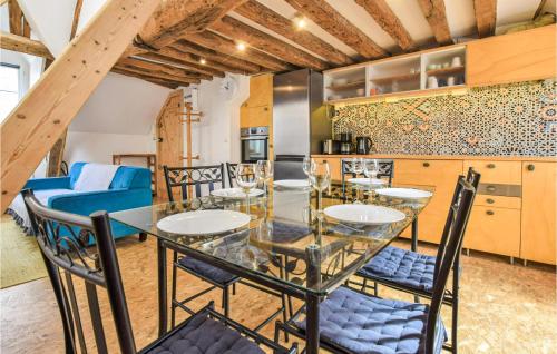 Beautiful apartment in Dieppe with WiFi and 3 Bedrooms