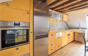 Beautiful apartment in Dieppe with WiFi and 3 Bedrooms