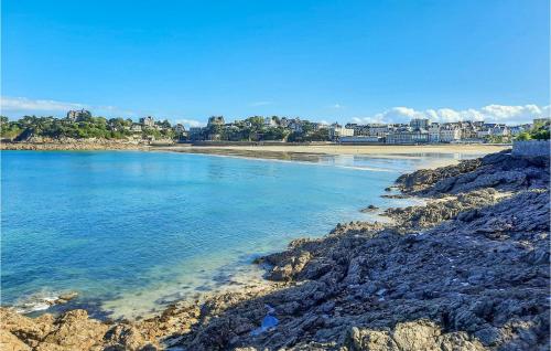 Beautiful apartment in Dinard w/