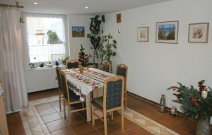 Beautiful apartment in Elmenhorst-Lichtenhag, with 1 Bedrooms