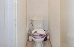 Beautiful apartment in Gruissan with 1 Bedrooms and Outdoor swimming pool