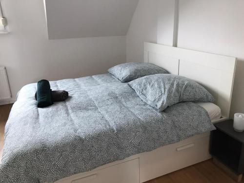 Beautiful Apartment in Historic Building - 30km to Düsseldorf Airport