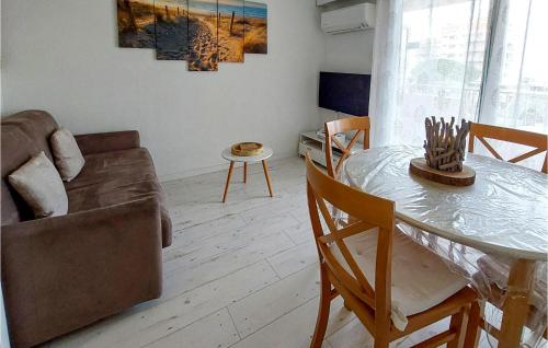 Beautiful apartment in Hyres with WiFi