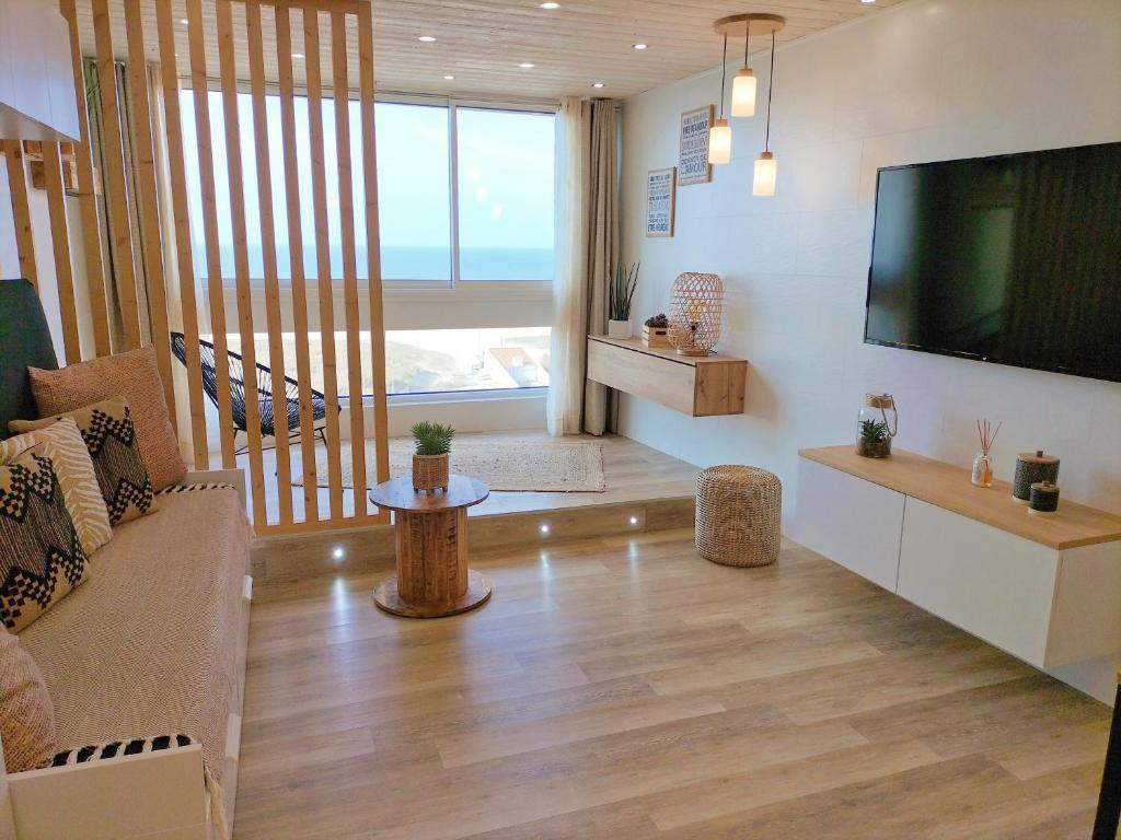 Beautiful apartment in La Beaume with 1 Bedrooms and WiFi