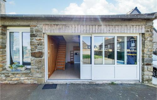 Beautiful apartment in Le Vivier-su-Mer with WiFi and 1 Bedrooms