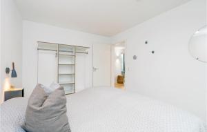 Beautiful apartment in Lembruch-Dmmer See with 2 Bedrooms, WiFi and Indoor swimming pool