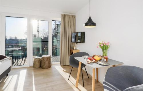 Beautiful apartment in Lembruch-Dmmer See with WiFi and Indoor swimming pool