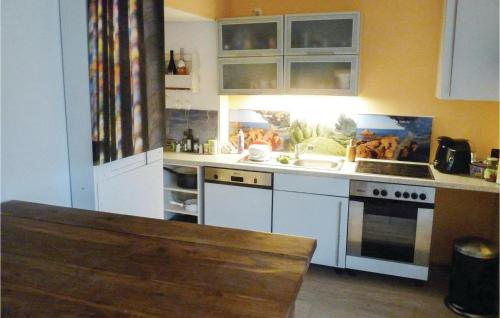 Beautiful apartment in Linz am Rhein with WiFi