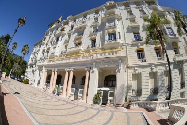 Beautiful Apartment in Menton Winter Palace With Super Terrace and Wonderful View Avenue Riviera 20, 06500 Menton