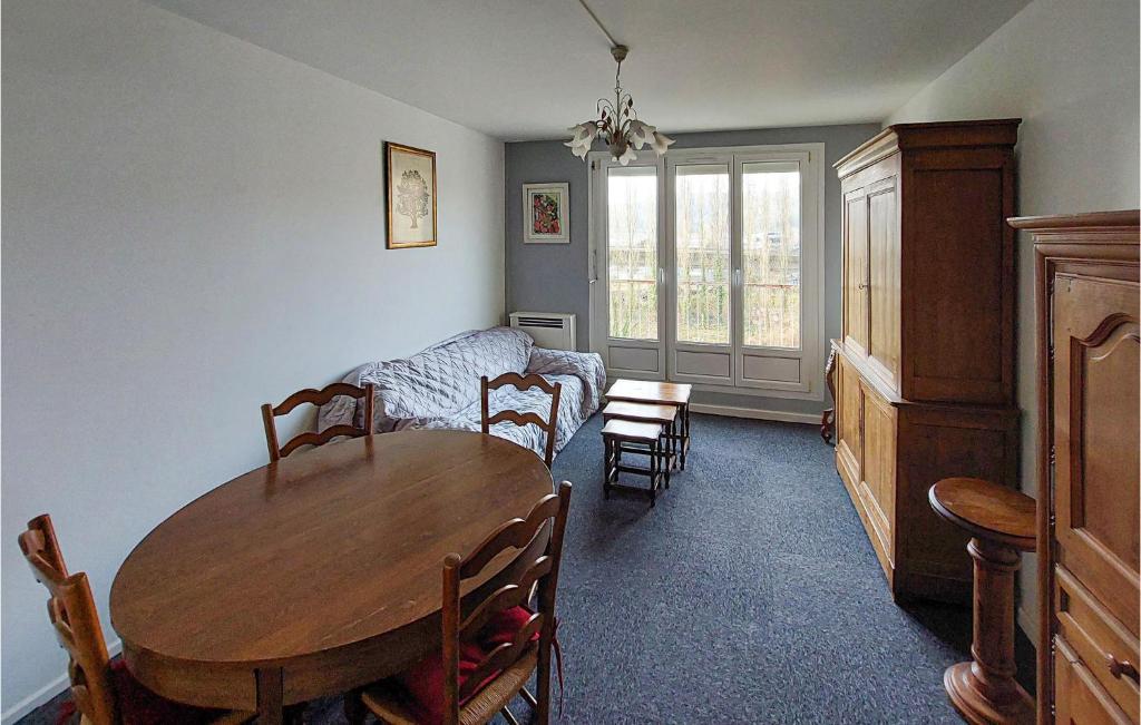 Beautiful apartment in Rouen with WiFi and 2 Bedrooms , 76000 Rouen