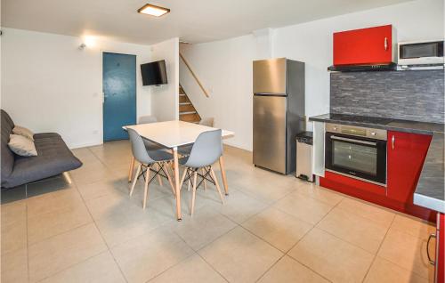 Beautiful apartment in Saint-Martin-sur lavez with Internet and 2 Bedrooms