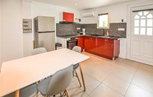 Beautiful apartment in Saint-Martin-sur lavez with Internet and 2 Bedrooms