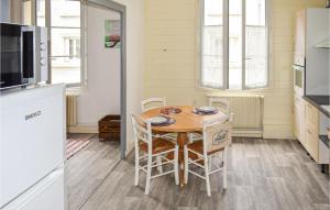 Beautiful apartment in Saumur with WiFi and 2 Bedrooms