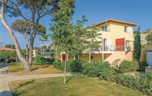 Beautiful apartment in Six-Fours-les-Plages with 1 Bedrooms, WiFi and Outdoor swimming pool