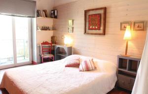 Beautiful apartment in St Bonnet en Champsaur with 2 Bedrooms and WiFi