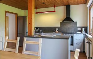 Beautiful apartment in Wurster Nordseekste with 2 Bedrooms and WiFi