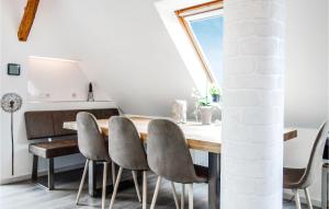 Beautiful apartment in Wurster Nordseeküste, with WiFi and 4 Bedrooms