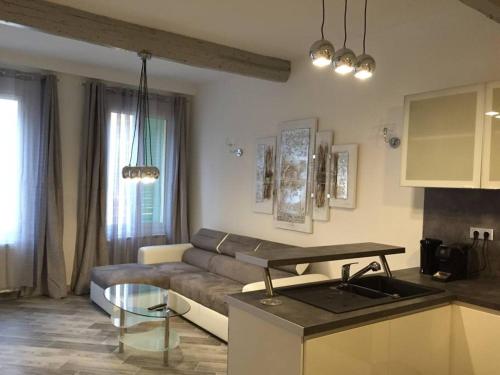 Beautiful apartment Rue De La Croix Vieux Nice