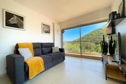 Beautiful apartment with private pool and balcony!