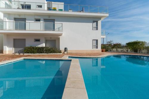 Beautiful apartment with terrace and a pool