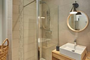 Beautiful apartment with terraceair conditioned-beautifully decorated #K6