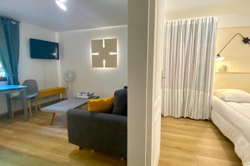 Beautiful appartment in the Vieille Ville d'Annecy at 200m from the lake