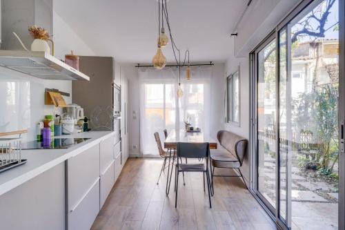 Beautiful Bordeaux apartment with terrace
