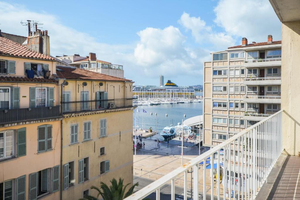 Appartement Beautiful bright flat with balcony in the centre of Toulon - Welkeys Place Gambetta le Gambetta Bâtiment A 83000 Toulon